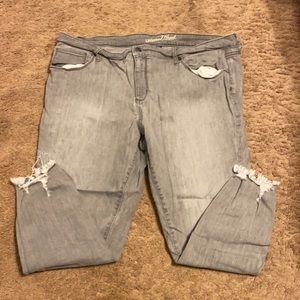 Universal Thread Skinny Crop